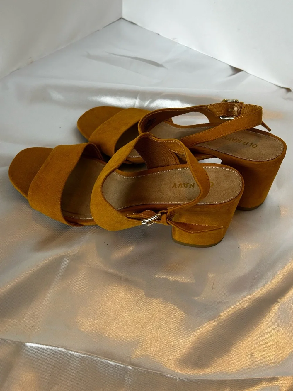 Womens Old Navy Buckled Slingback Strap Block Heel Sandal Faux Suede Mustard 8